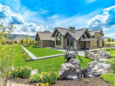 Homes listings include vacation homes, apartments, penthouses, luxury retreats, lake homes, ski chalets, villas, and many more lifestyle options. . Zillow jackson wy